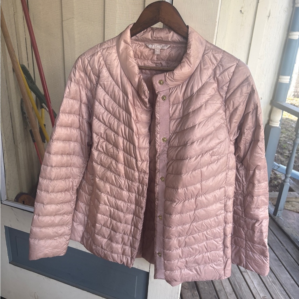 Athleta Women's Puffer Jacket in Taupe